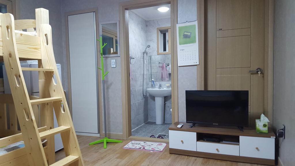The 1St Andong Hostel Esterno foto
